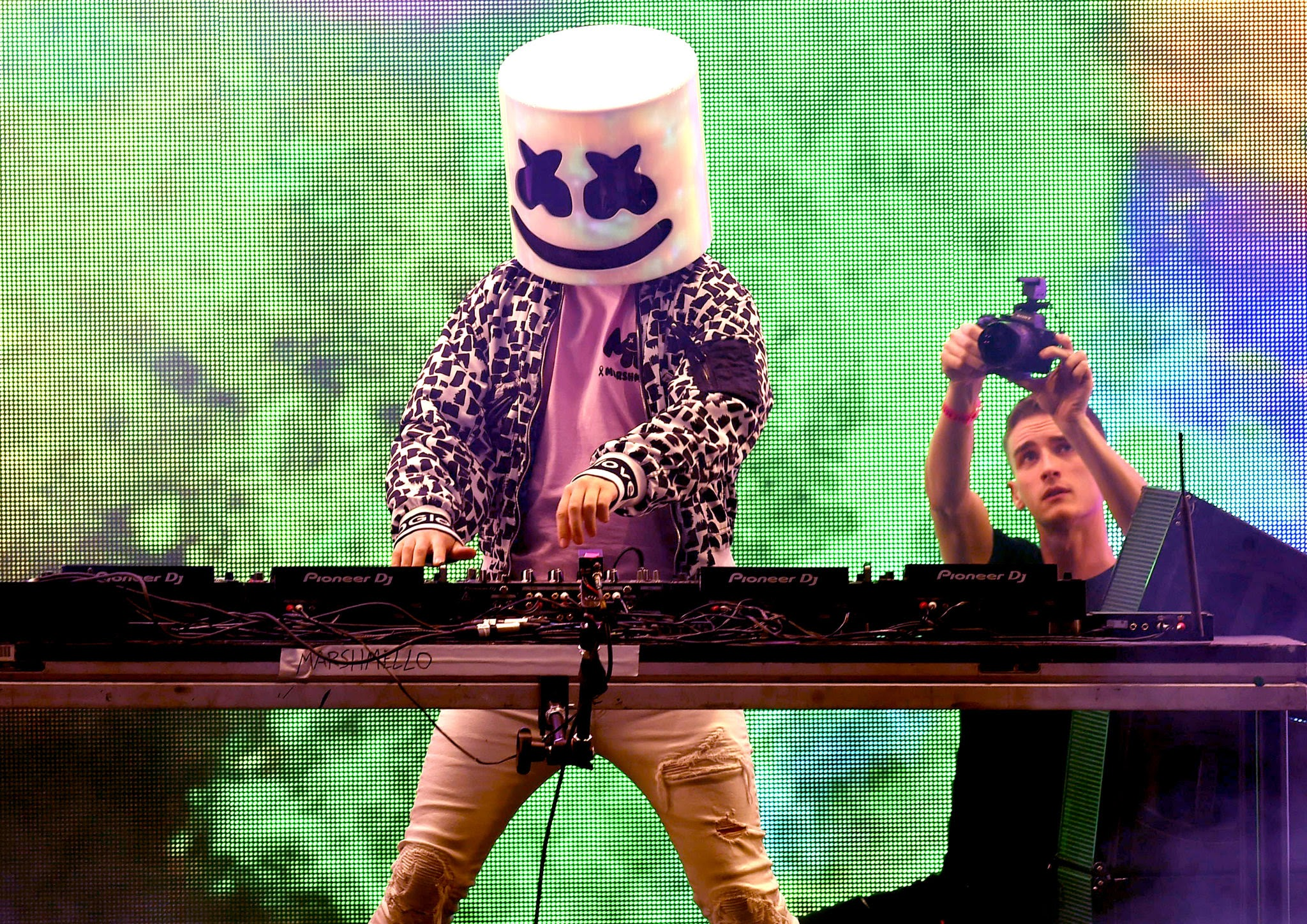 You are currently viewing Marshmello Face Reveal: Who is Marshmello? The real face behind the mask revealed